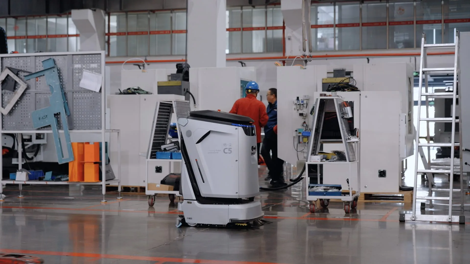 C5 working an assembly shop floor